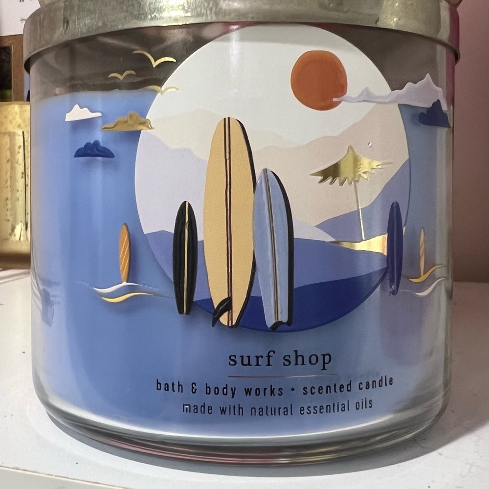 Surf shop bath & body works candle